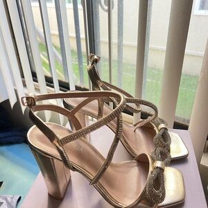 TOP Moda Gold Strappy Heels
